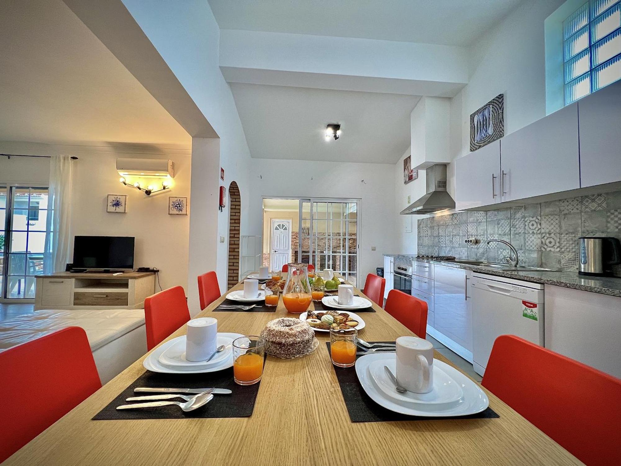 Villa Summer 2 With Pool By Homing